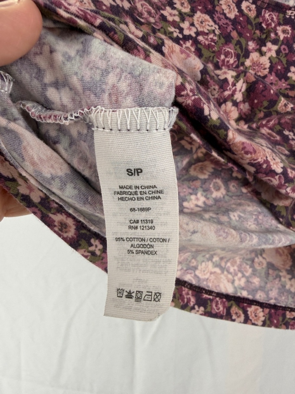 Garage Women’s Size Small Wine, Pink & Green Floral Scoop Crop Top T Shirt - Picture 6 of 6